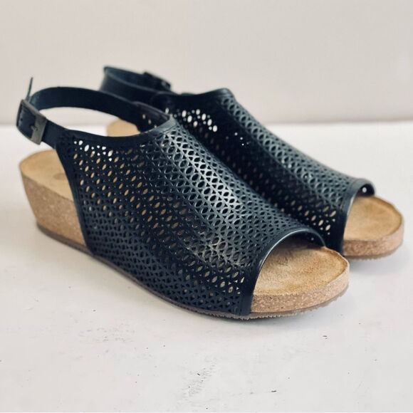 Eric Michael Wedge Sandals EU 39 US 8 Laser Cut Cork Black Perforated Leather - Picture 1 of 9